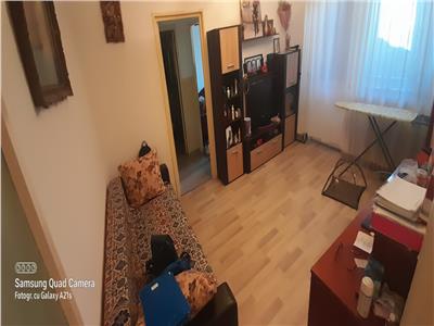 Apartament 2 camere  de vanzare zona Vest